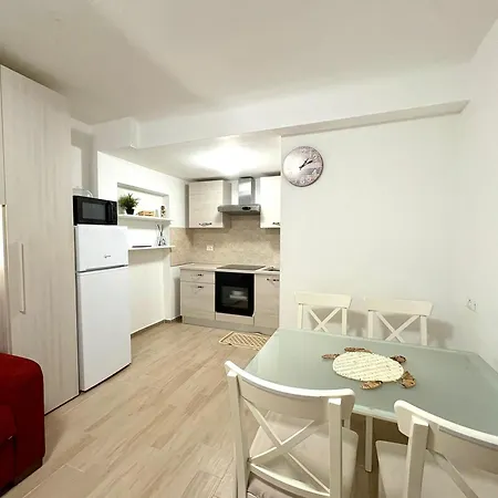 Hostdomus - Lizzie's House Appartamento *