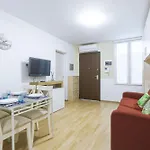 Apartament Hostdomus - Lizzie's House Alassio