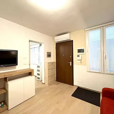 Hostdomus - Lizzie's House *