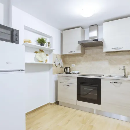 Daire Hostdomus - Lizzie's House Alassio