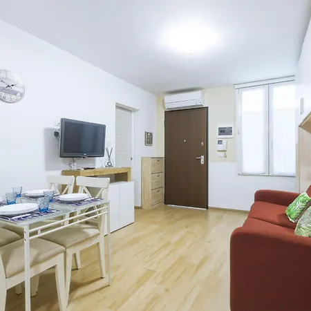 Apartman Hostdomus - Lizzie's House Alassio